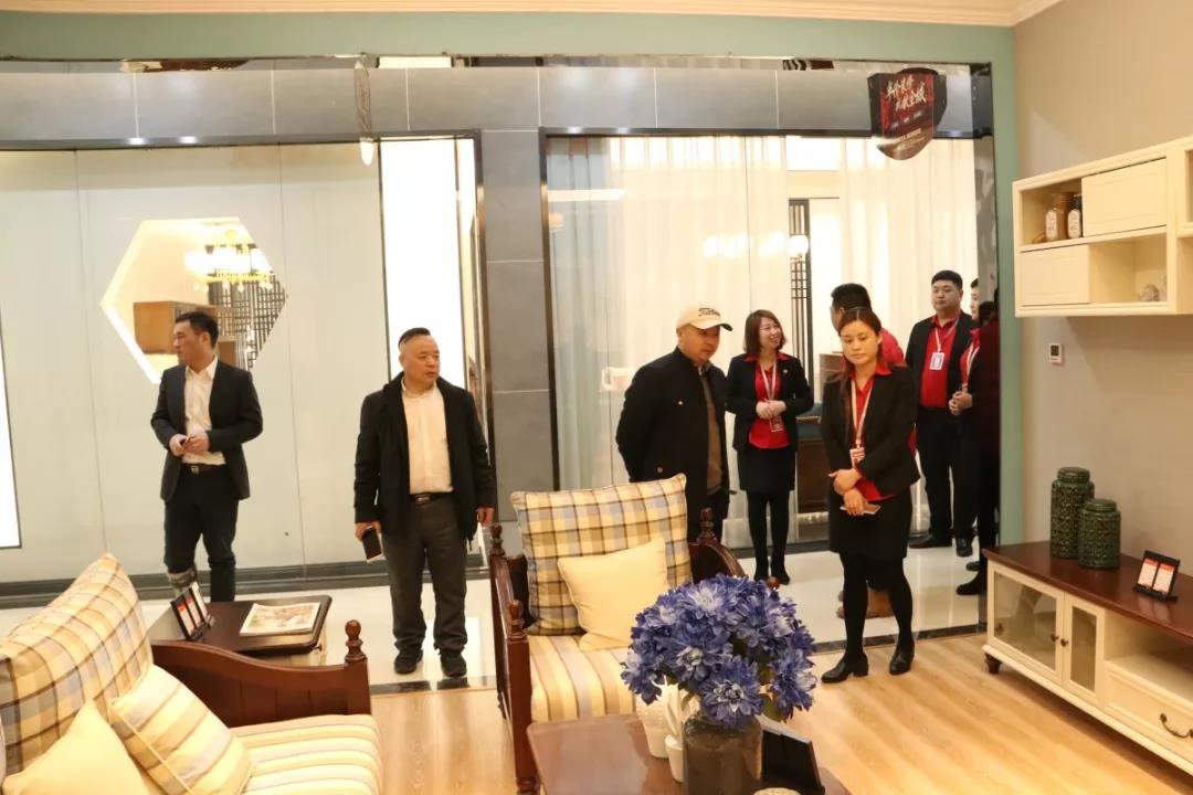上海多家装修企业领导参观林凤装饰集团